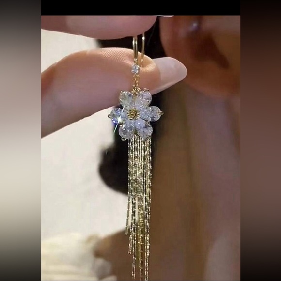 Shiny Crystal Flowers with Gold tone Chain Tassel Glam, Holiday Party Earrings - Picture 4 of 7